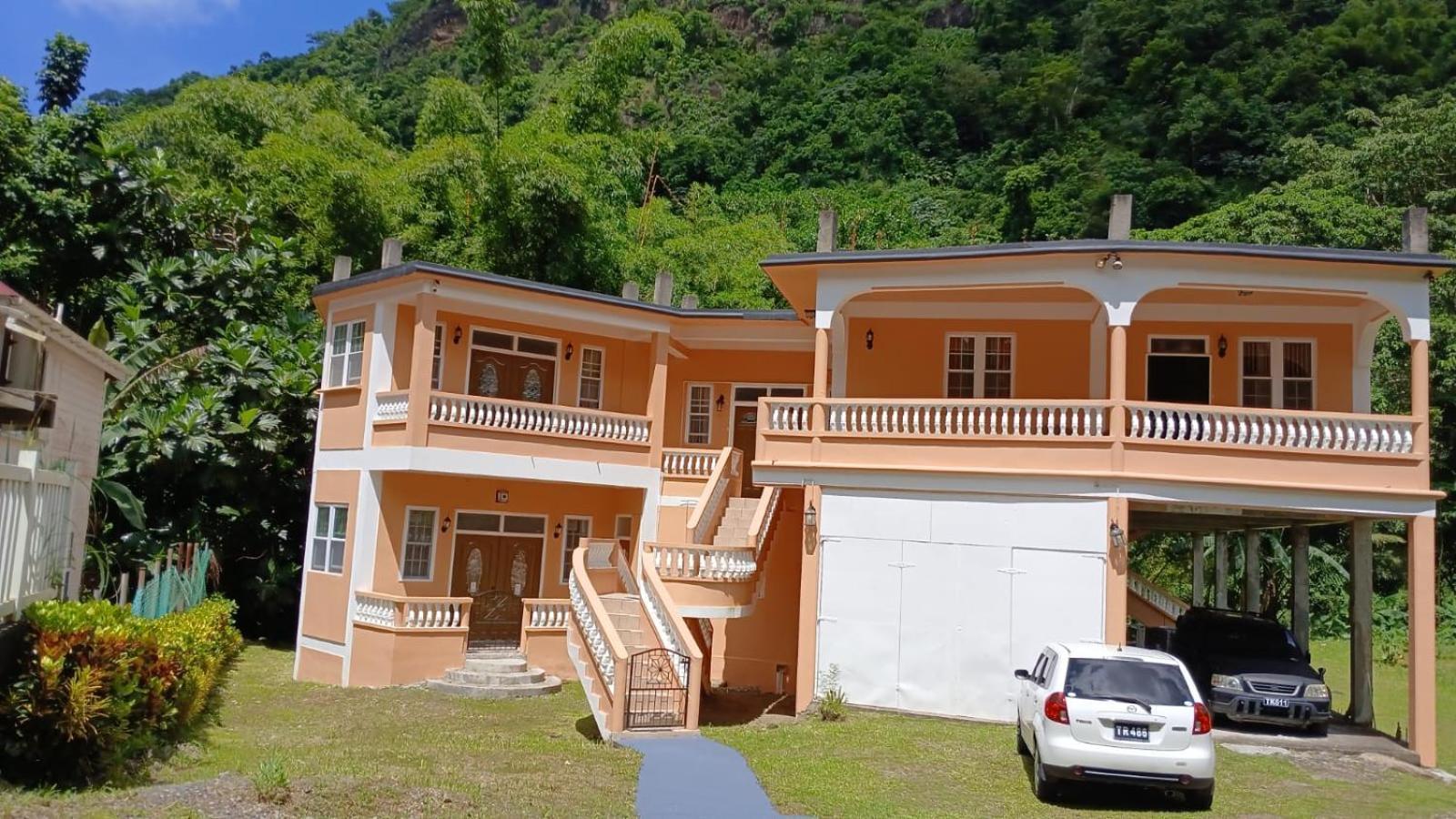 The Seclusive Mansion Villa Roseau Exterior photo